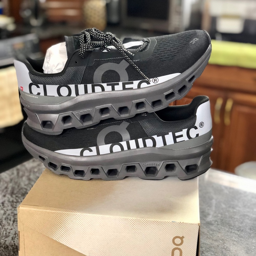 ON Cloudmonster Lumos Black Men’s Sz 11 sneakers